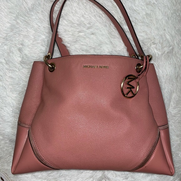 Micheal Kors Purse - Picture 4 of 8